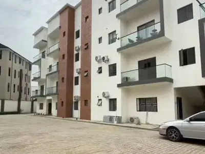2 Bedrooms Flat