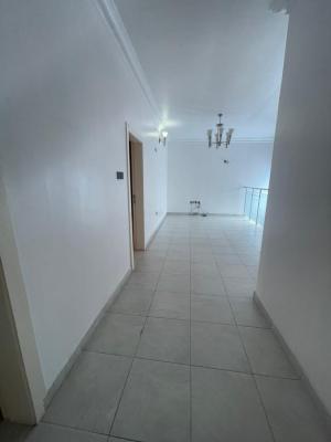 a Spacious, Well Maintained 4-bedroom Terrace Duplex with Bq, U3 Estate, Lekki Phase 1, Lekki, Lagos, Terraced Duplex for Rent