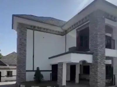 5 Bedroom Duplex with 2 Set BQ