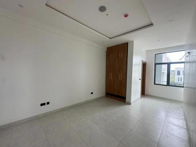 Exquisitely Finished 2bedroom Apartment in Lekki-phase-1, Off Admiralt, Lekki Phase 1, Lekki, Lagos, Flat / Apartment for Rent