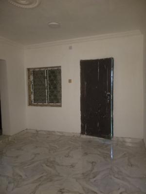 2 Bedroom Flat with Ensuite Toilets, Surulere, Lagos, Flat / Apartment for Rent