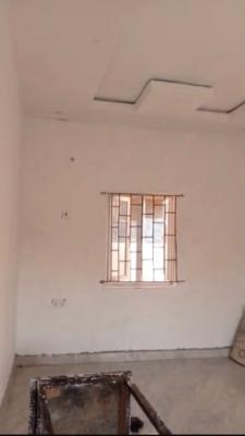 2 Bedroom Flat Available, Ebute Metta East, Yaba, Lagos, Flat / Apartment for Rent