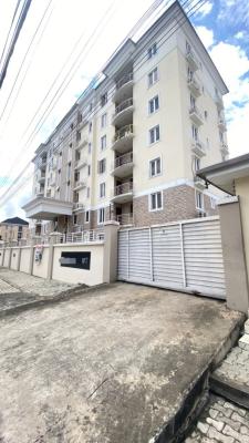 Well Maintained & Spacious 3 Bedroom Apartment, Lekki Phase 1, Lekki, Lagos, Flat / Apartment for Rent