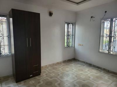 2 Bedrooms Flat Upstairs All Rooms En-Suite with a Guest Toilet