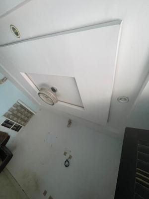 Neatly Used 2-bedroom Flat, Back of Eniola Filling Station Oloogbo, Ologuneru, Ibadan, Oyo, Flat / Apartment for Rent