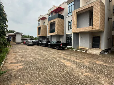 Luxury 4 Bedroom Terraced Duplex and Kitchenette — Katampe, Abuja