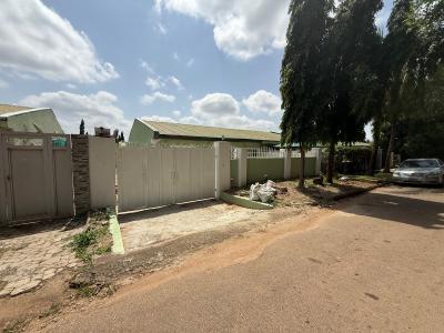 Distress 3 Bedroom Semi Detached Bungalow, By Sunnyvale Estate, Dakwo, Abuja, Semi-detached Bungalow for Sale