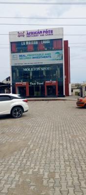 300sqm  on 2nd Floor of a 4 Story Building, Before Chevron Traffic Light and Directly on Lekki Expressway, Lekki, Lagos, Office Space for Rent