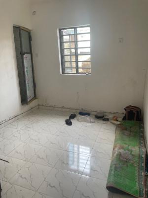 Room Self, Pedro Road, Shomolu, Lagos, Self Contain (single Rooms) for Rent