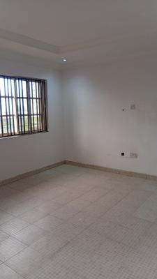 Spacious Room Self Contained Close to the Road