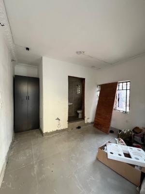 Spacious Self Contained, Lekki Phase 1, Lekki, Lagos, Flat / Apartment for Rent