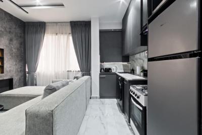 1 Bedroom Apartment in a Serene Estate with Pool,gym,ps5,tennis Court, Lekki Phase 1, Lekki, Lagos, Flat / Apartment Short Let