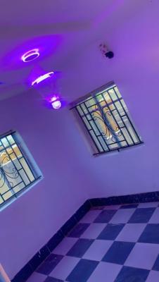 Room and Parlour Self Contained, Mongona Taye, Along Academy Off Akala Road Ibadan, Ibadan, Oyo, Mini Flat (room and Parlour) for Rent
