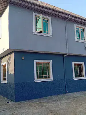 A Very Spacious 3 Bedroom with Steady Light