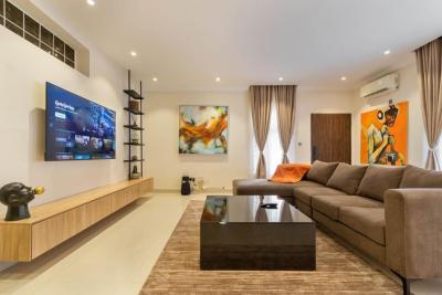 Luxury 1 Bedroom Apartment with Gymnasium and Swimming Pool, Wifi,refrigerator, Swimming Pool, Lekki Phase 1, Lekki, Lagos, Flat / Apartment Short Let