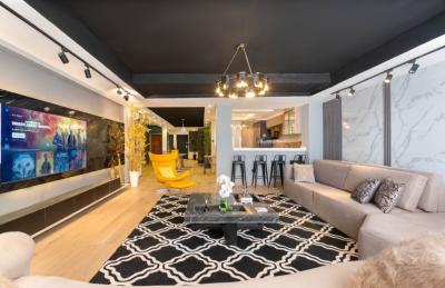 Elite Comfort New 3-bedroom Waterfront Apartment, Lekki Phase 1, Lekki, Lagos, Flat / Apartment Short Let
