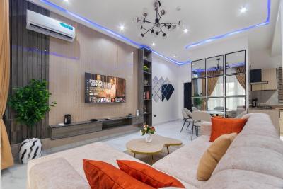 Sophisticated 2-bedroom Apartment with 3 Balconies and Top Amenities, Lekki Phase 1, Lekki, Lagos, Flat / Apartment Short Let