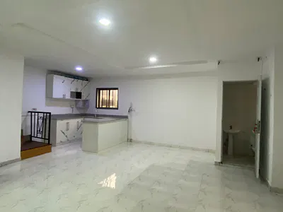 Renovated Clean 2 Bedroom Maisonette, Video Is Available