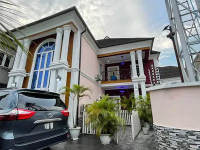 Luxurious 6 Bedroom Fully Detached Duplex
