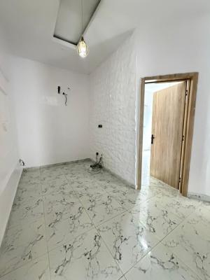 Serviced Specious Room Apartment, Royal Pine Estate on Orchid Road Lekki Lagos, Lekki, Lagos, Flat / Apartment for Rent