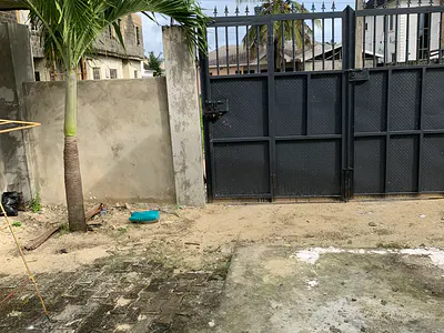 Brand New Mini Flat with Pop Finishing