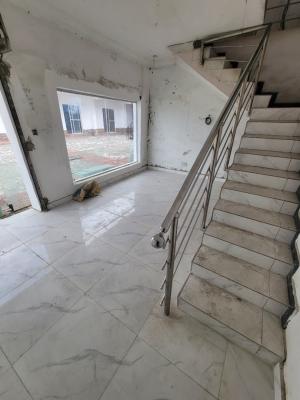 Sharp and Spacious Shop Duplex