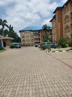 Luxury 4 Bedroom Detached Maisonette with Pool