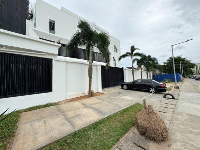 7 Bedroom Detached Luxury Home