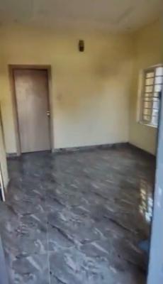 Nice 2 Bedroom Apartment, Adekunle, Yaba, Lagos, Flat / Apartment for Rent