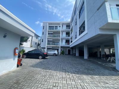 a Well Maintained 3bedroom with Bq on 1st Floor, Lekki Phase 1, Lekki, Lagos, House for Rent