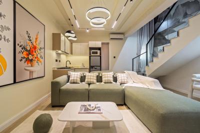 Luxury One Bed Loft in a Nice Estate