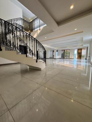 Exquisite & Ultra-Luxury 5-Bedroom Maisonette Penthouse