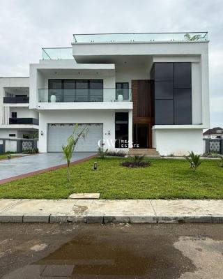 5-Bedroom Detached Duplex in VGC