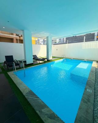 Newly 2 Bedroom Flat Oniru Elevator Gym Pool N290M