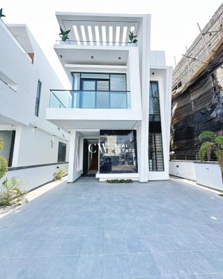 5 Bedroom Detached Duplex in VI