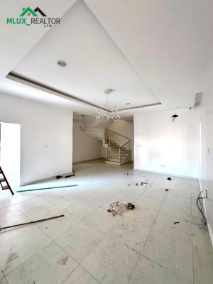 Well Maintained 5 Bedroom Detached Duplex with BQ