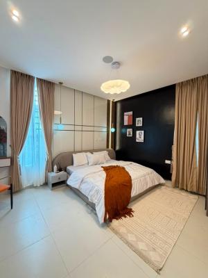 Spacious, Newly Built 2 Bedroom Apartment in with Pool & Gym