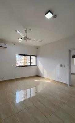 Massive 1 Bedroom Apartment with Personal Kitchen { Video}