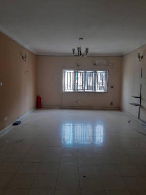 Spacious 3bed Serviced Flat