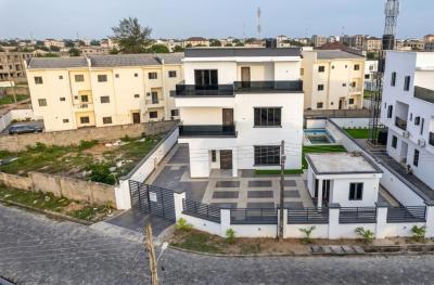 5 Bedroom Water Front Duplex, 10 Car Park, Pool, and BQ