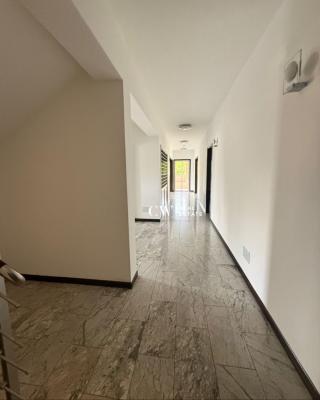 4-Bedroom Maisonette with BQ in VI