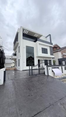 Luxury 5 Bedroom Detached Duplex with Swimming Pool