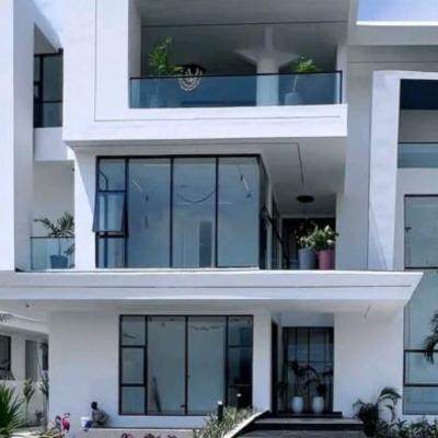 Luxurious Spacious 5 Bedroom Fully Detached Duplex