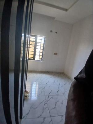 A Roomself Contain
