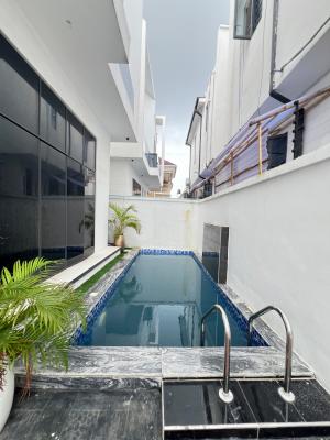 Five Bedroom Detached House with Swimming Pool