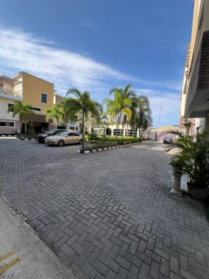Luxury Fully Detached Townhouse with BQ and Study Room