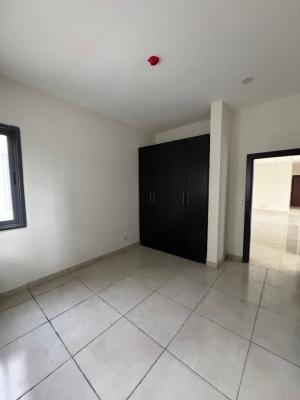 Stunning Fully Fitted 3 Bedroom Plus 1 Room BQ All En-Suite Apartment