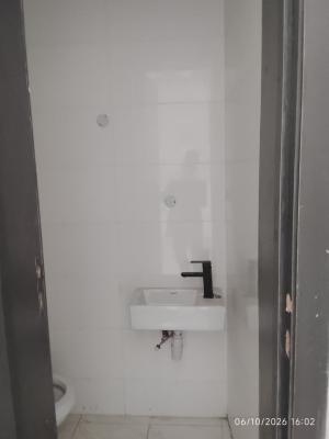 Luxury 2-Bedroom Flat with Excellent Facility