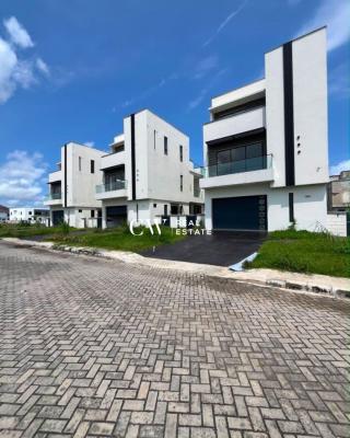5-Bedroom Detached Duplex in VGC