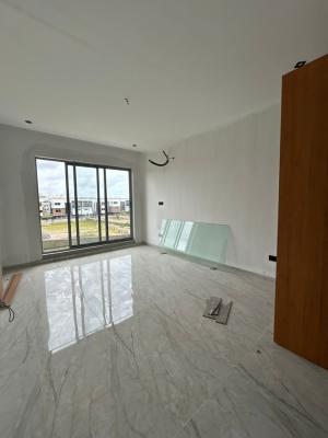 Apartment & Penthouse in Lekki